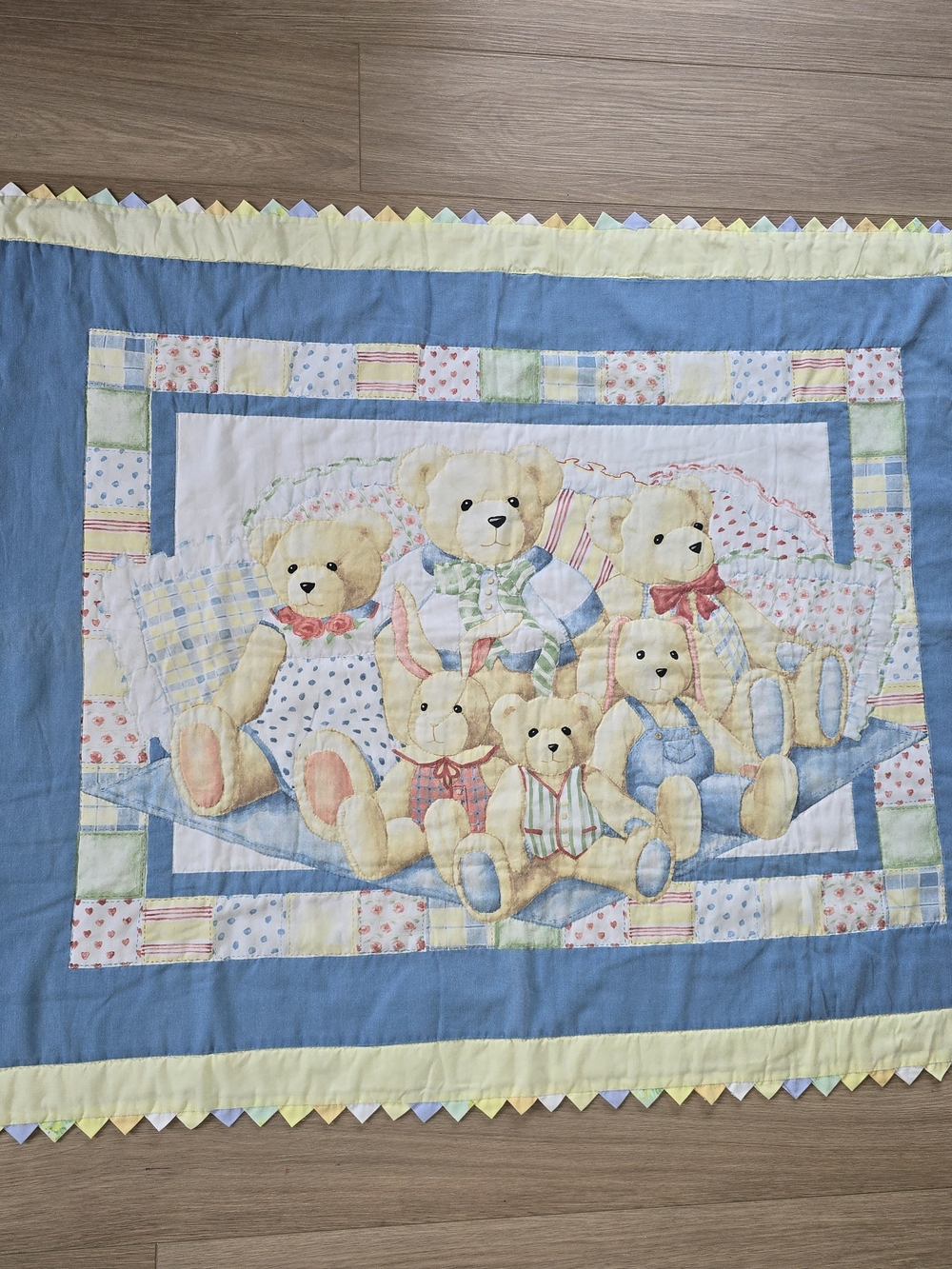 Vintage 1990s Teddy Bear Family Quilted Baby Blanket / Nursery Wall Hanging